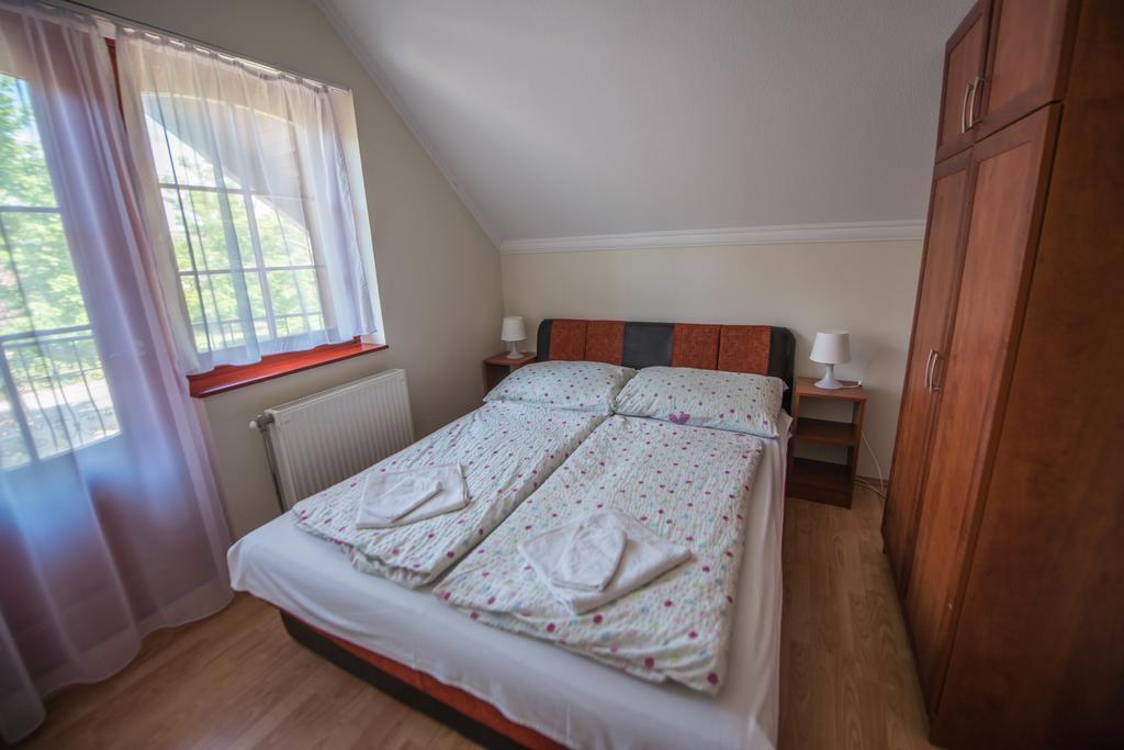 Marina Panzio Hotell Siófok Exteriör bild