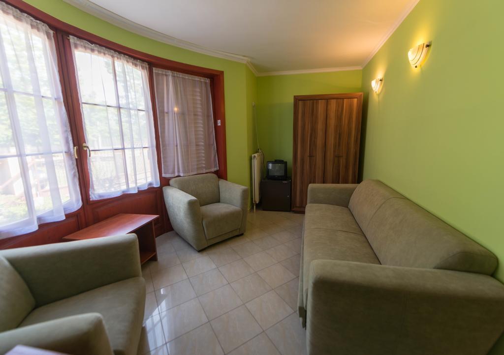 Marina Panzio Hotell Siófok Exteriör bild