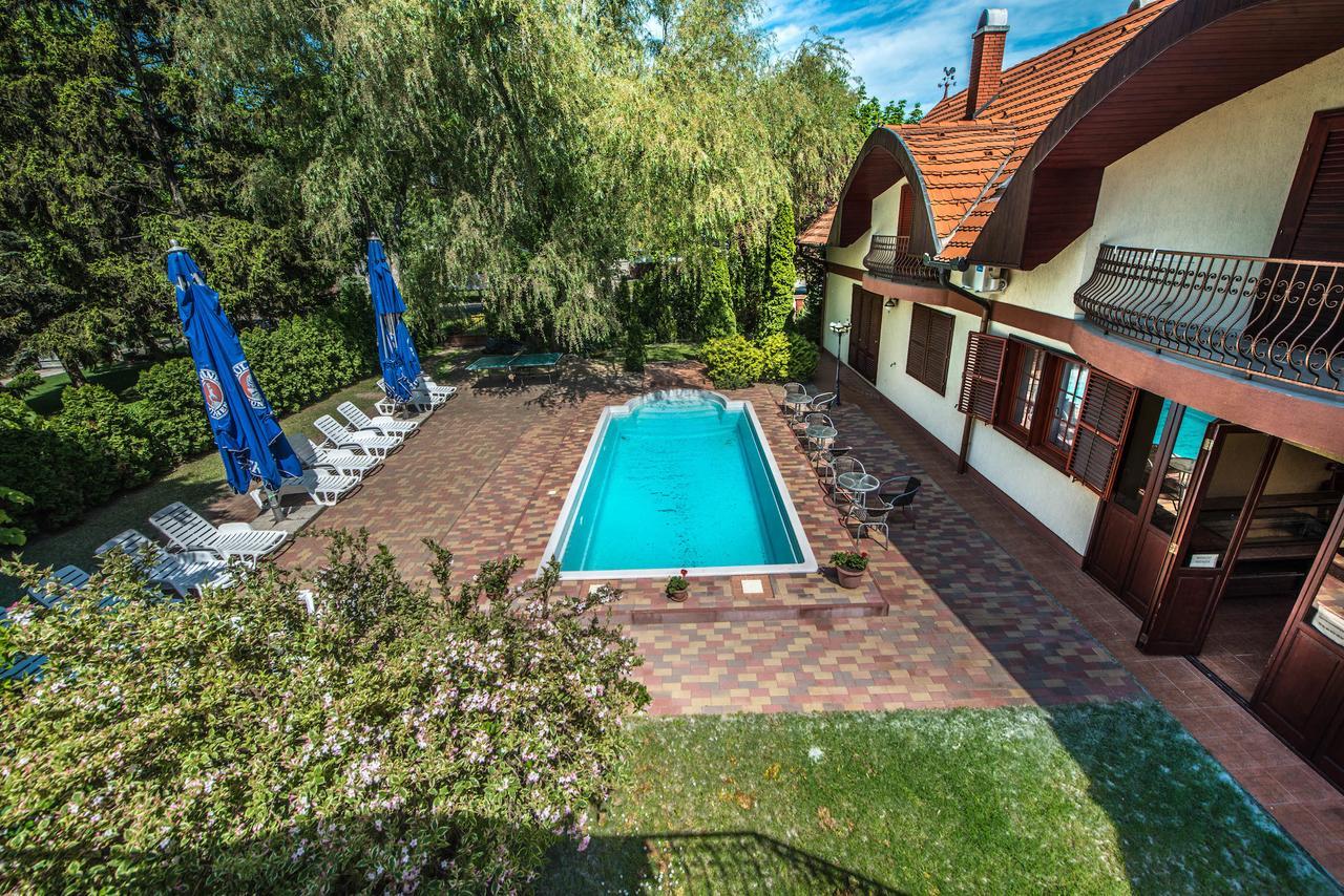 Marina Panzio Hotell Siófok Exteriör bild